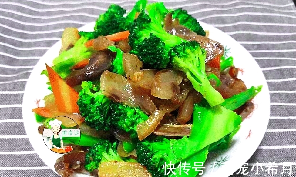 西兰花和此是绝配，简单炒就很香，隔三差五给孩子做，一盘不够吃