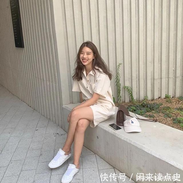 “纯欲裙”也太撩了,今夏连衣裙照着这样穿就很好看!