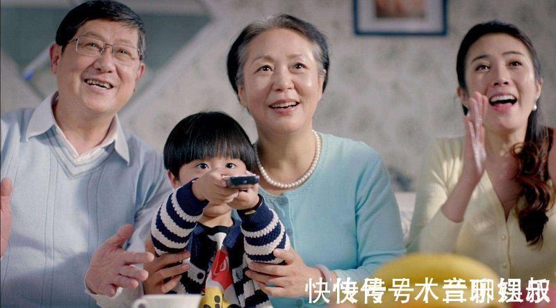 电视机|孩子看电视成瘾怎么办家长着急上火也没法,正确引导才是关键