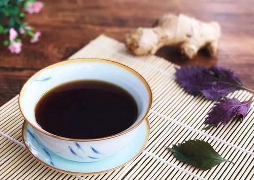 这种叶子夏天到处是,泡茶喝散寒解毒、降压降脂阳台就能种