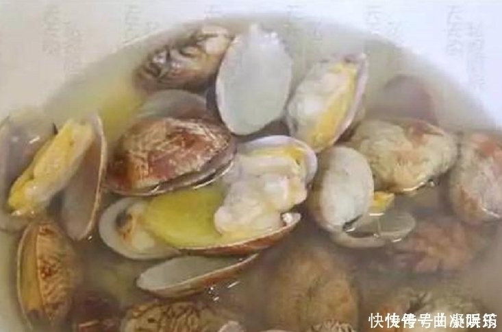 洗花蛤只会放盐 酒店大厨教你1招, 沙子吐得又快又干净, 贼管用