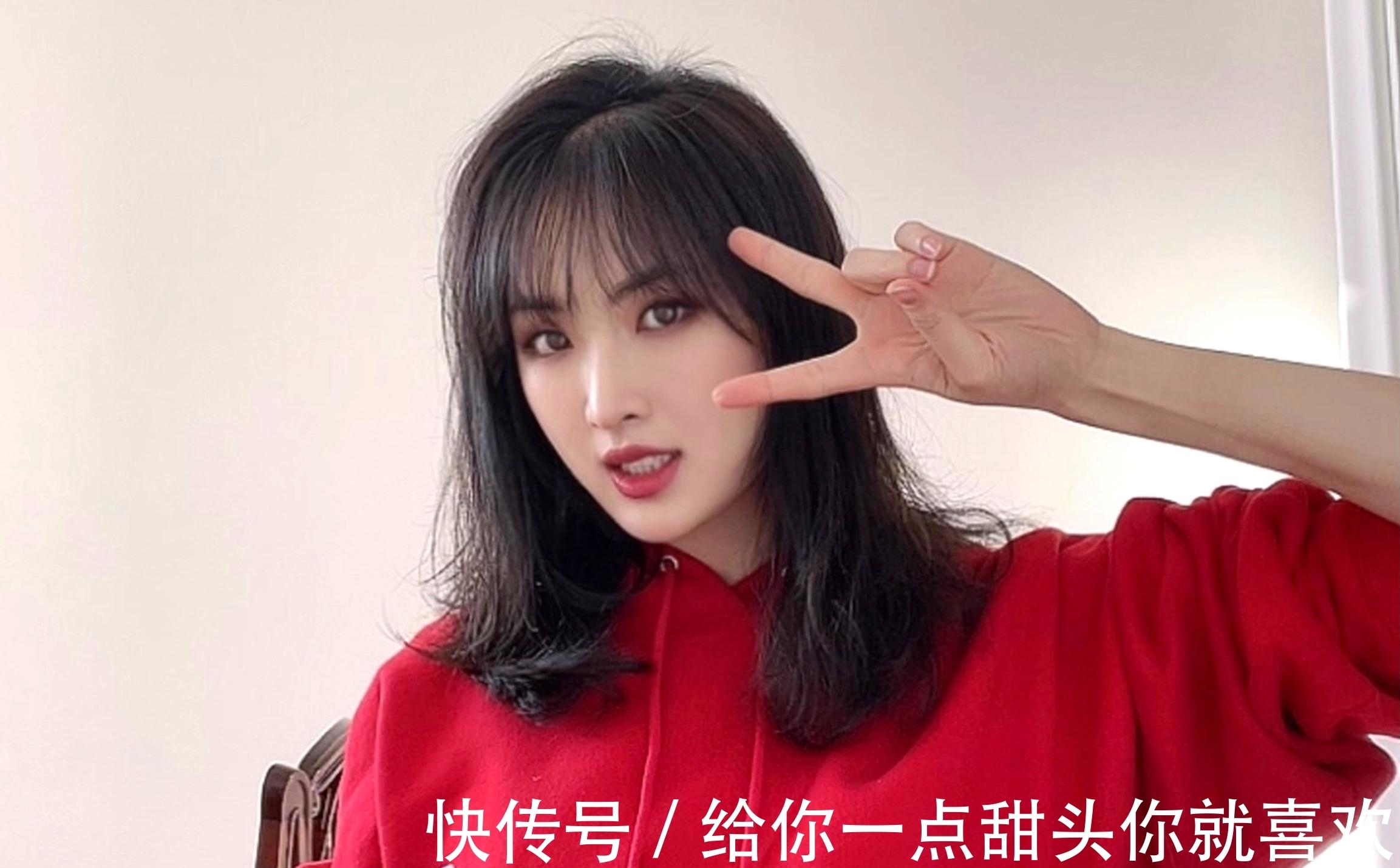 哈佛大学|姚安娜参加《中餐厅》后粉丝超41万，拿手菜是凉拌菜，想学桂林米粉