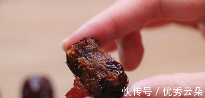 红枣|夏天要常吃红枣,教你正确做法,放半个月都不会坏,随吃随取!