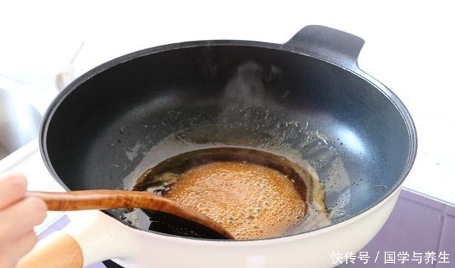 冬天常吃黑芝麻丸，教你三黑配方，不用九蒸九晒，做法太简单了