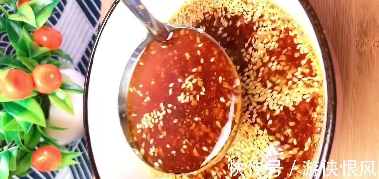 饭店的辣椒油为什么又辣又香？多加上一样东西，香辣扑鼻干香醇厚