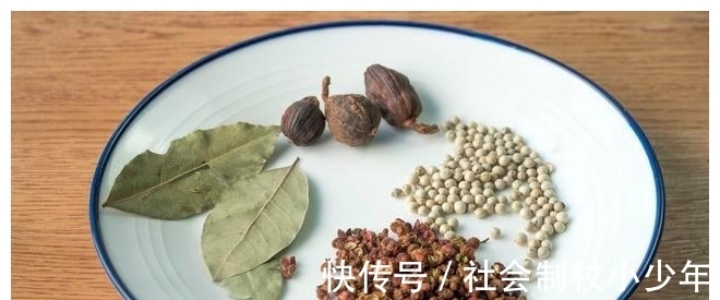 胡椒|苦瓜别再炒鸡蛋了,教你秘制新做法,一次做5斤,放一年都不会坏