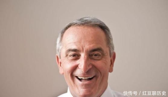 眼袋|男人衰老时,会出现4个异常,若一个没有,你会比同龄人更显年轻