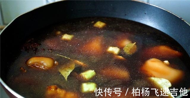 炒锅|猪蹄炖到脱骨烂，我只用45分钟，看步骤毫不夸张，好吃有窍门！