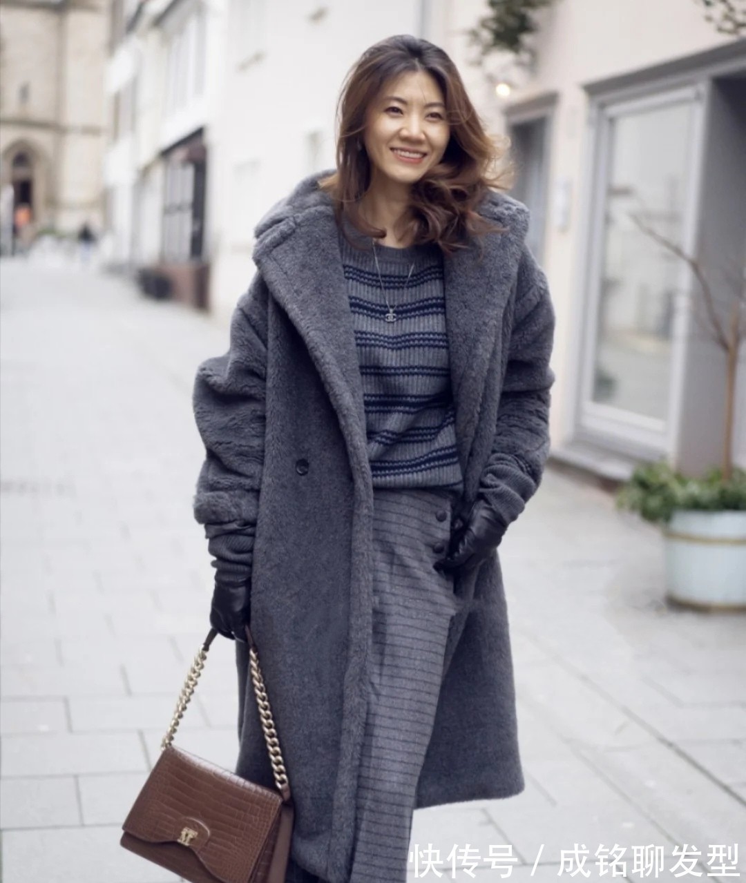 少女风|“少女风”穿搭不吃香了!今冬流行成熟风搭配,实用时尚又减龄