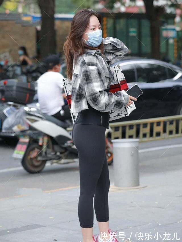 时尚 灵动简洁的打底裤不乏小清新范,彰显时尚的休闲范