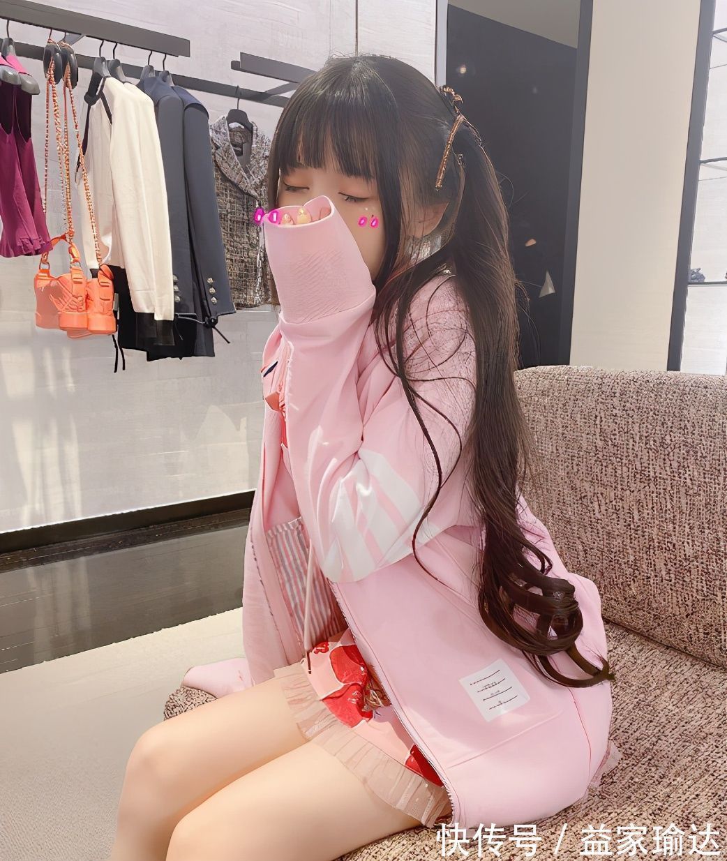 水晶|蔡萝莉晒水晶高跟鞋,意外暴露脱发严重,花10多万植发也没用