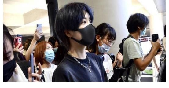 金志文|好声音选秀终被全面叫停，不再让戏子误国，何炅一番话曝出内幕？