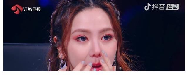 邓紫棋为他哭，谢霆锋称他唱出民谣的根本，这个农民大叔火了