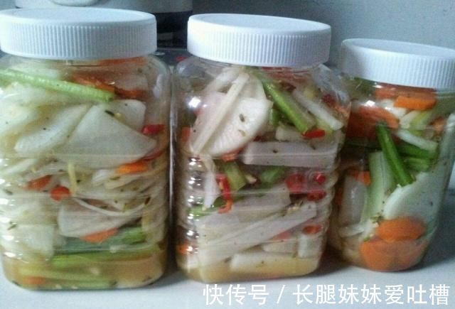 腌制萝卜时,只加水是不行的,多加“这一步”,萝卜清脆不生花