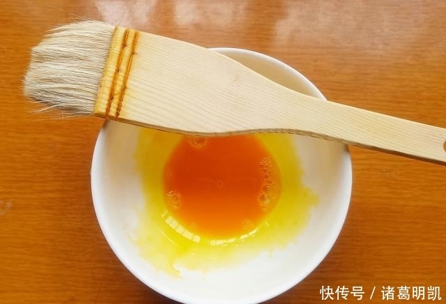 蛋黄|广式月饼还是喜欢这配方,蛋黄油润咸香,饼皮松软可口,味道大赞