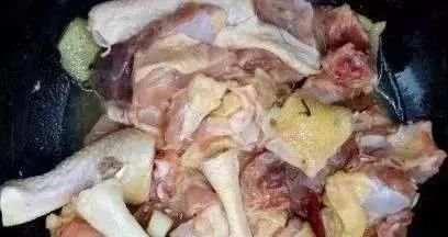炒鸡|无论炖鲜鸡冻鸡,切记不要焯水,大厨教你一招,肉鲜嫩营养不流失