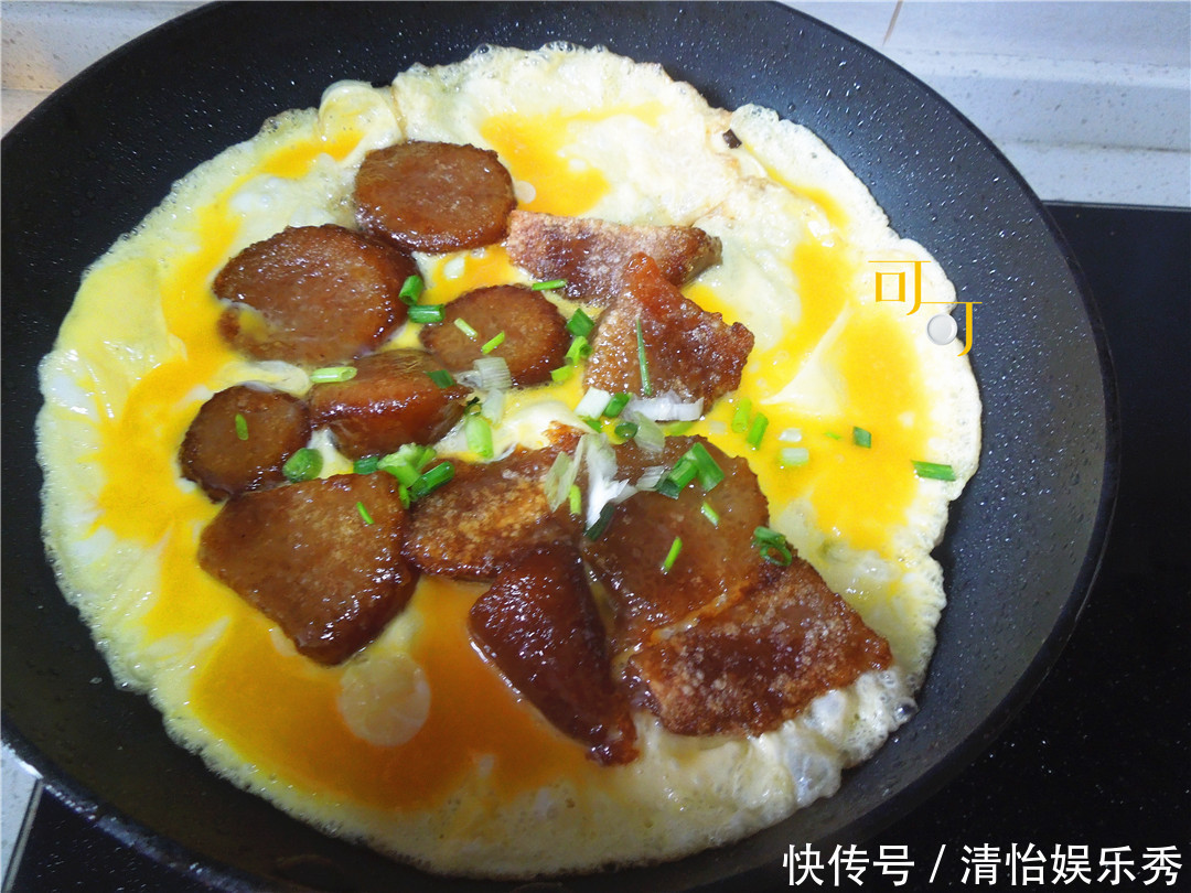  根葱|家里的粽子别再蘸糖吃了，换个吃法，2只鸡蛋1根葱，煎一煎太香了