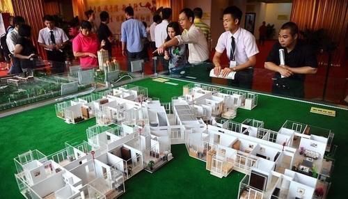 误差|买的是120平的房,办房产证却显示140平,为什么会有面积差