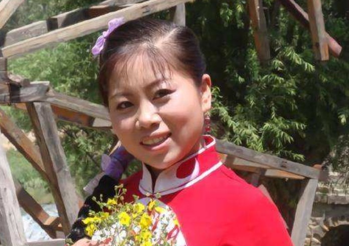 周赛|她为获得《星光大道》冠军,倾家荡产却被淘汰,一怒之下曝光内幕