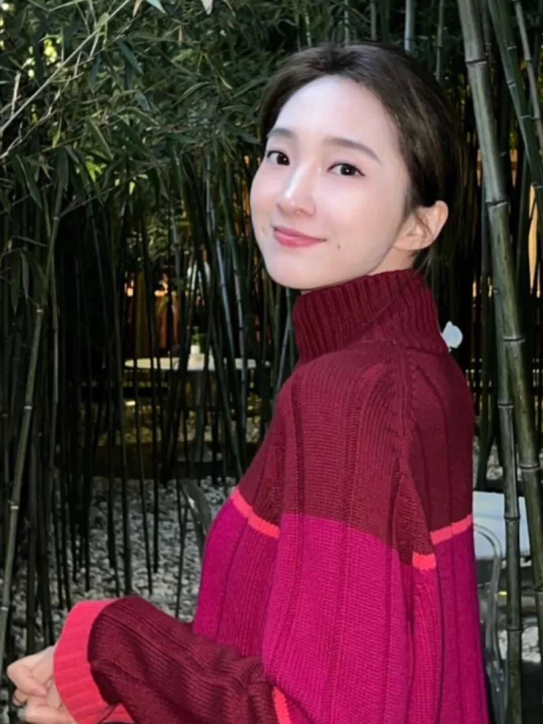 自然色|天冷了,为什么建议“毛衣搭配半身裙”,时髦精们的示范给你答案