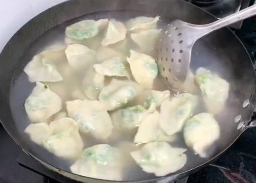 蛏子|夏天,用它包饺子,比韭菜大虾鲜,比肉饺子香,我家一周吃5次