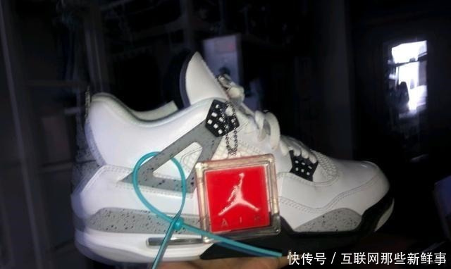 黑曜石|网友晒出自己的鞋子,有Aj黑曜石还有詹15等等,这算多的吗