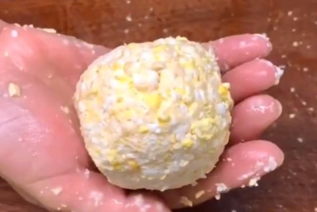 秋天，遇到它别手软，多买些切碎放冰箱，随吃随取，特省事