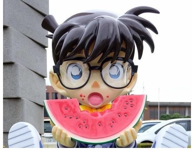 雕像|日本鸟取柯南小镇展出柯南&基德新雕像，好想去合照