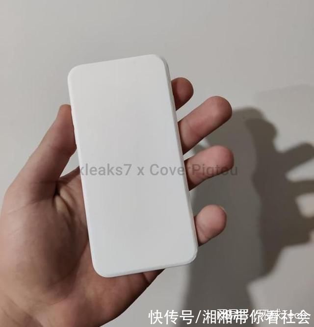 机模|苹果iPhoneSE3上手机模图像现身正面有刘海