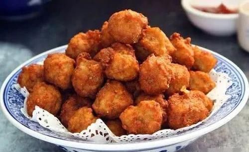 炸素丸子有人用淀粉,有人用面粉其实都不对,大厨教你饭店做法