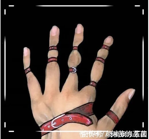 美术生&美术生画“手指被勒妆”,原以为是瞎画,看见成品:你不疼吗