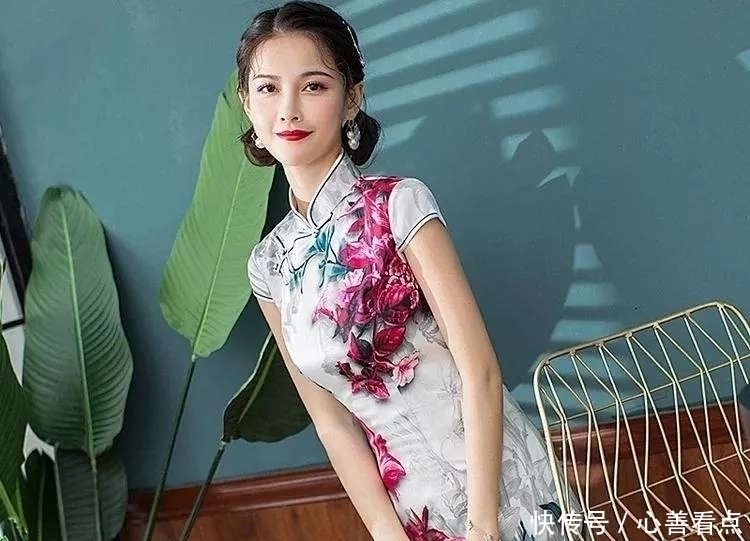 真丝|淑女高端真丝旗袍,这样穿,让你美的含蓄又矜持