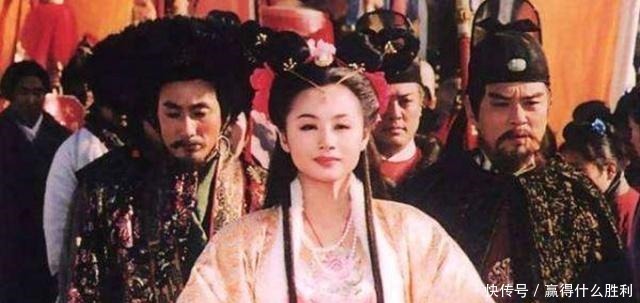 汉土公主和亲途中,莫名怀孕,生下孩子后就地建国,还繁衍一民族!