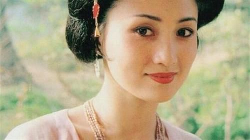 80年代第一美女，因太漂亮被人暗算，差点被割掉鼻子，现在如何