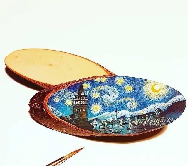 砂糖粒@惊爆眼球!60岁帅大爷在头发丝上画画,米粒、瓜子都给他当画布!