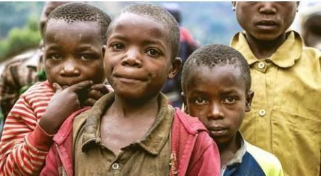 添加剂|5岁男孩每天一杯牛奶,1月后被送进医院,医生:胃里全是“纸”