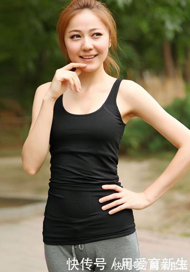 西洋风 紧身打底裤，整体感觉简约而不失精致，更加清新靓丽