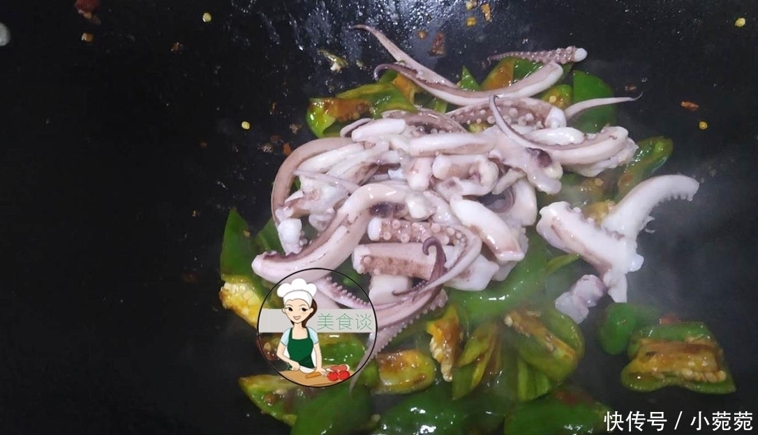 鱿鱼|一道简单的家常小炒菜,鲜香开胃,上桌准能胃口大开,做法还简单