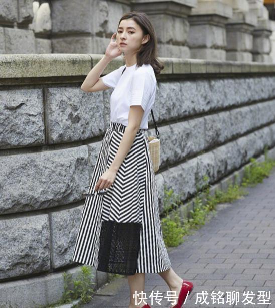 时尚|被这几款“基础穿搭”圈粉了,配色简约清新时尚,减龄又显气质