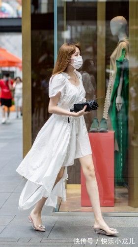 气质 披肩秀发的白色连衣裙美女，简约中透着个性感，气质凸显