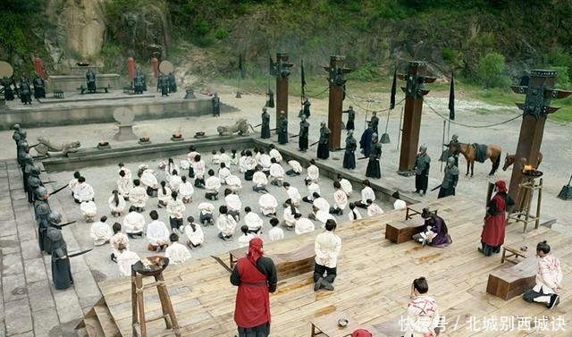 降职|蓝玉养私兵只是被降职,为何一收义子,朱元璋立刻就灭他三族