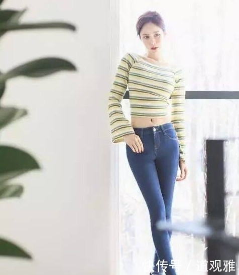 轻松|身材窈窕的牛仔裤美女,轻松秀出好身材,更显非凡品位!