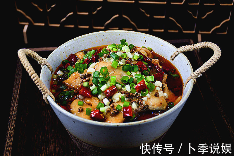 入味|做水煮鱼时，鱼片直接下锅是大错！多加1步，鱼肉更细嫩，更入味