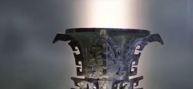 废品|老农30元卖掉的巨型铁器,被眼尖的专家回收,专家现在是国宝