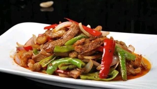 美食精选:回锅牛肉,干煎带鱼,干煸肥肠,蒜蓉苋菜的做法