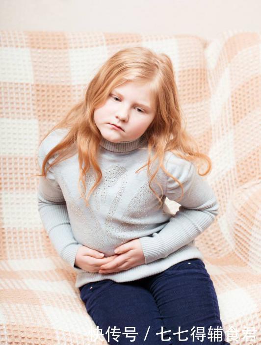 “神仙颜值女宝宝”火了,被网友期待长大,护士:我也头一回见