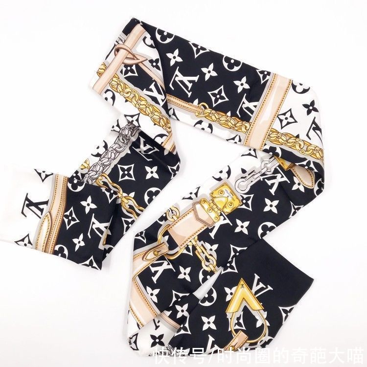 丝巾|祖传丝巾不再独属优雅！老土花纹在偷偷变酷，看起来毫无妈妈味道