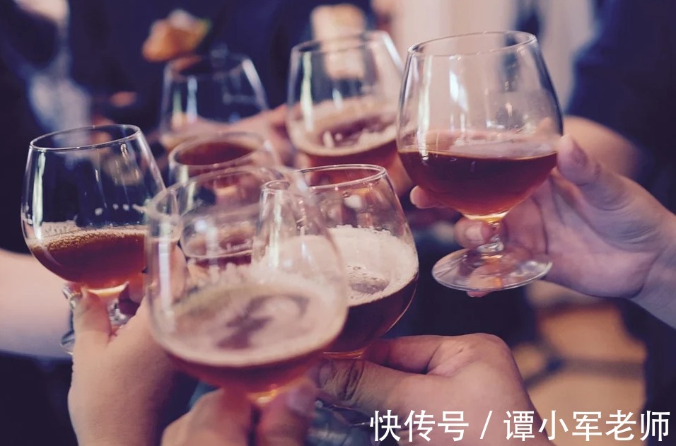 工作时间|居家瘦减肥:入职场3年,是过劳肥高发期!你的职业危险吗?