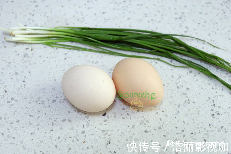 蜂窝|蒸鸡蛋时多加一步,鸡蛋羹平滑如镜,鲜香无蜂窝,出奇美味