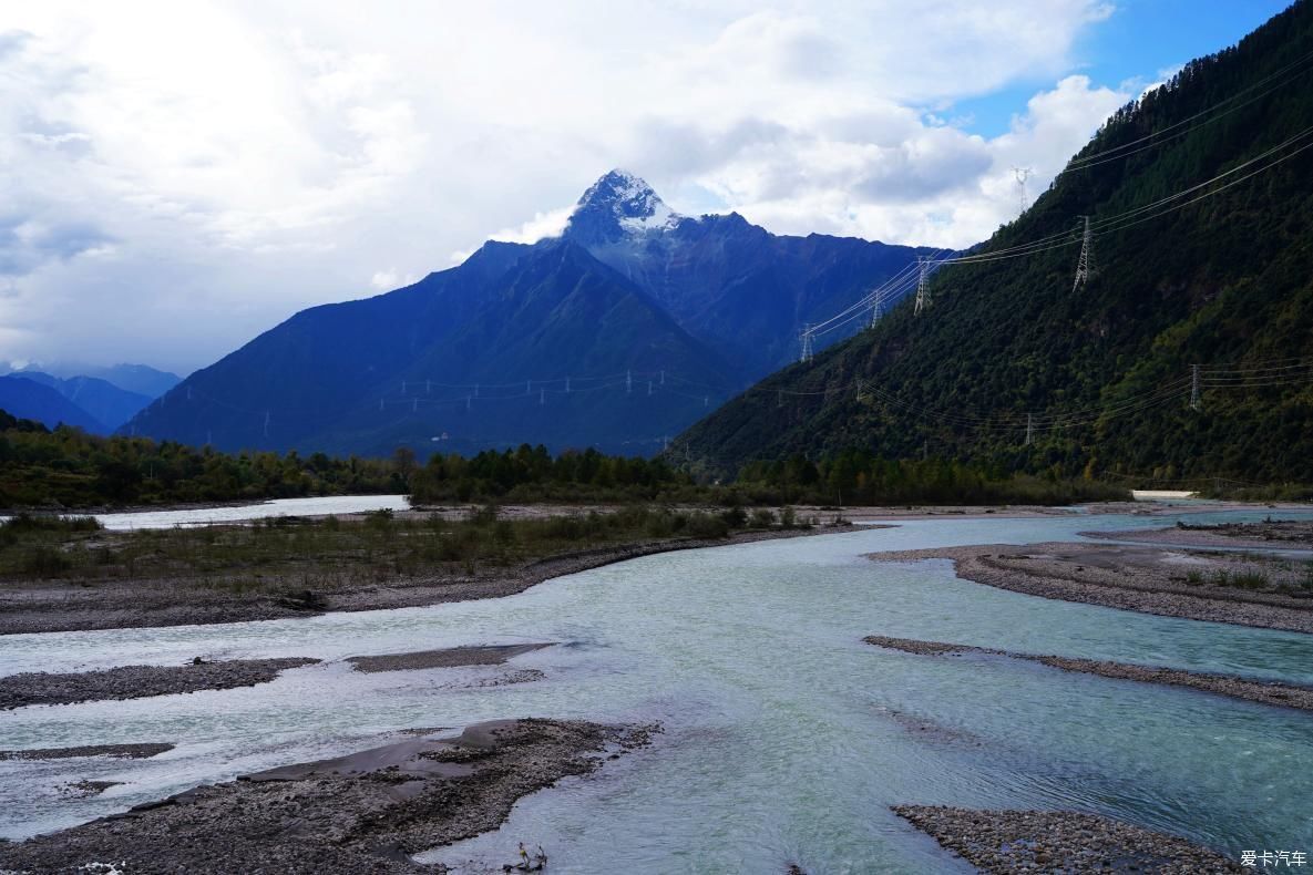 独自自驾游 欣赏最美的岗云杉林 体验环藏之旅的慢生活